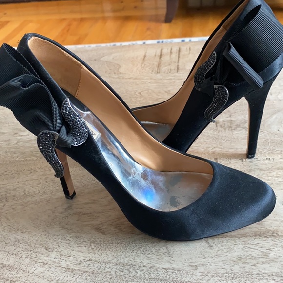 Badgley Mischka satin heels - Picture 4 of 7